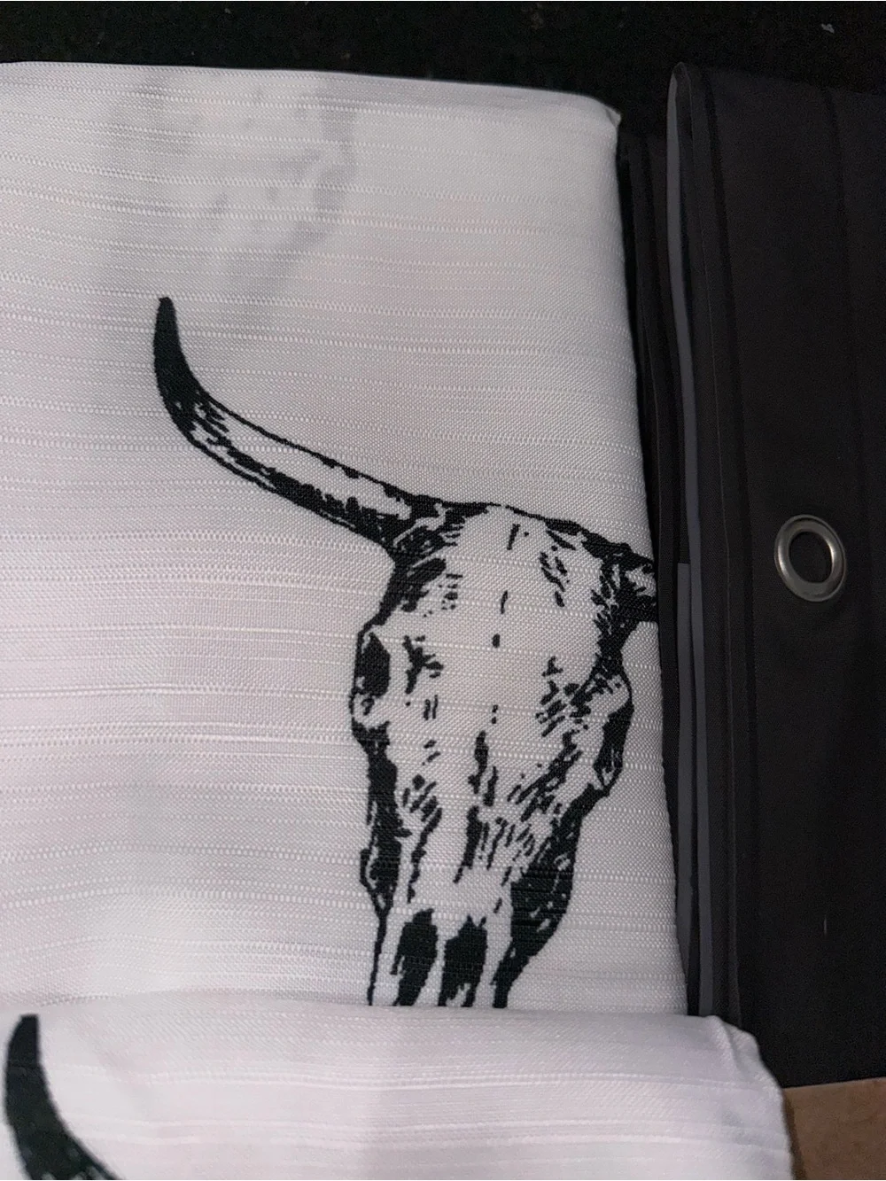 NEW WRANGLER WHITE & BLACK WESTERN BULL SKULL PRINT FABRIC SHOWER CURTAIN SET